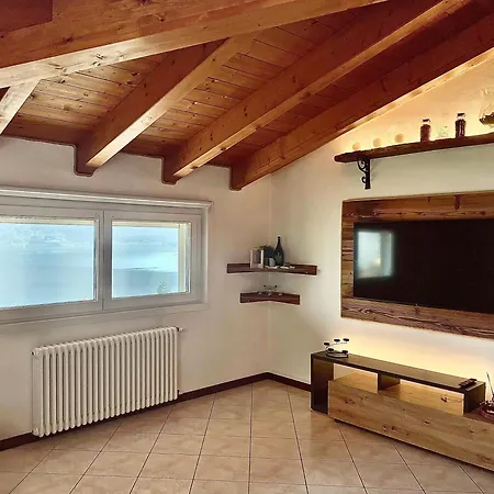 Apartman Mansarda Spadone Musso